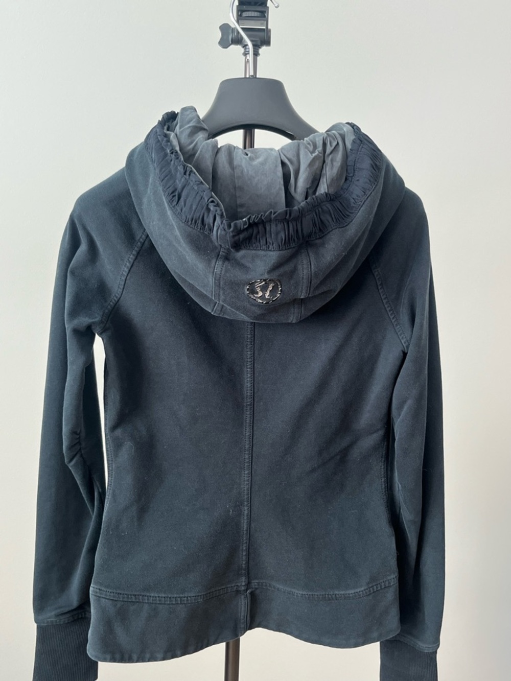 lululemon athletica black scuba ruched hood zip up jacket- Limited US 6 - Picture 2 of 14